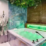 Appartement Jungle Avec Spa, Sauna, Et Cinéma Roquebrune-sur Argens
