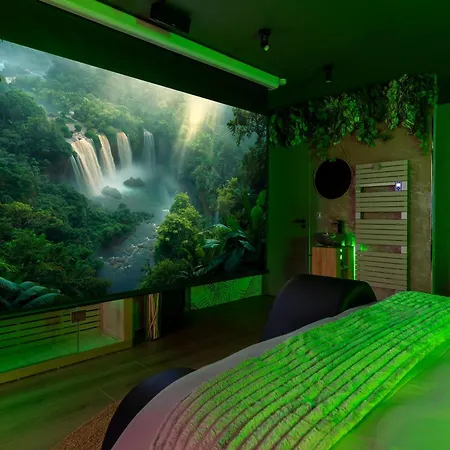 Jungle Avec Spa, Sauna, Et Cinéma Apartamento